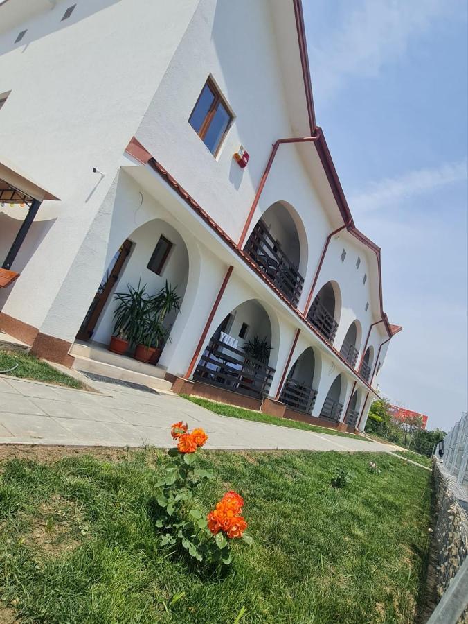 Yuka Otel Vama Veche Dış mekan fotoğraf